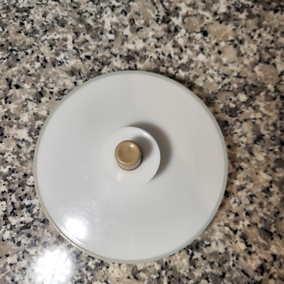 Vintage Beige Tupperware Juice Pitcher White Plunger Lid Collectable 800-1 - Picture 5 of 6